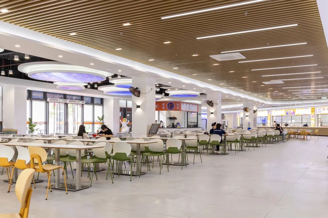 廣東肇慶航空職業(yè)學(xué)院