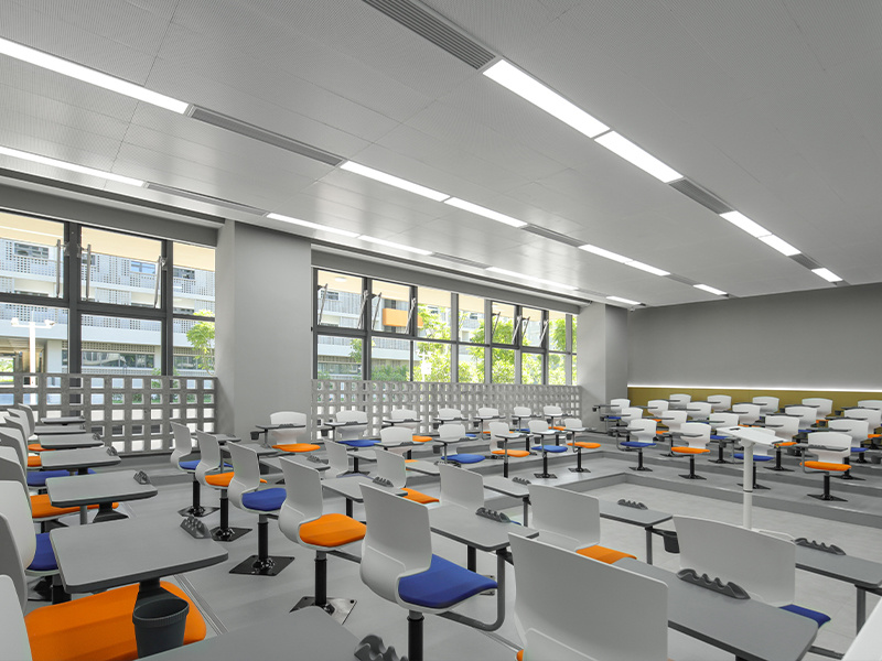 學(xué)校選購(gòu)家具